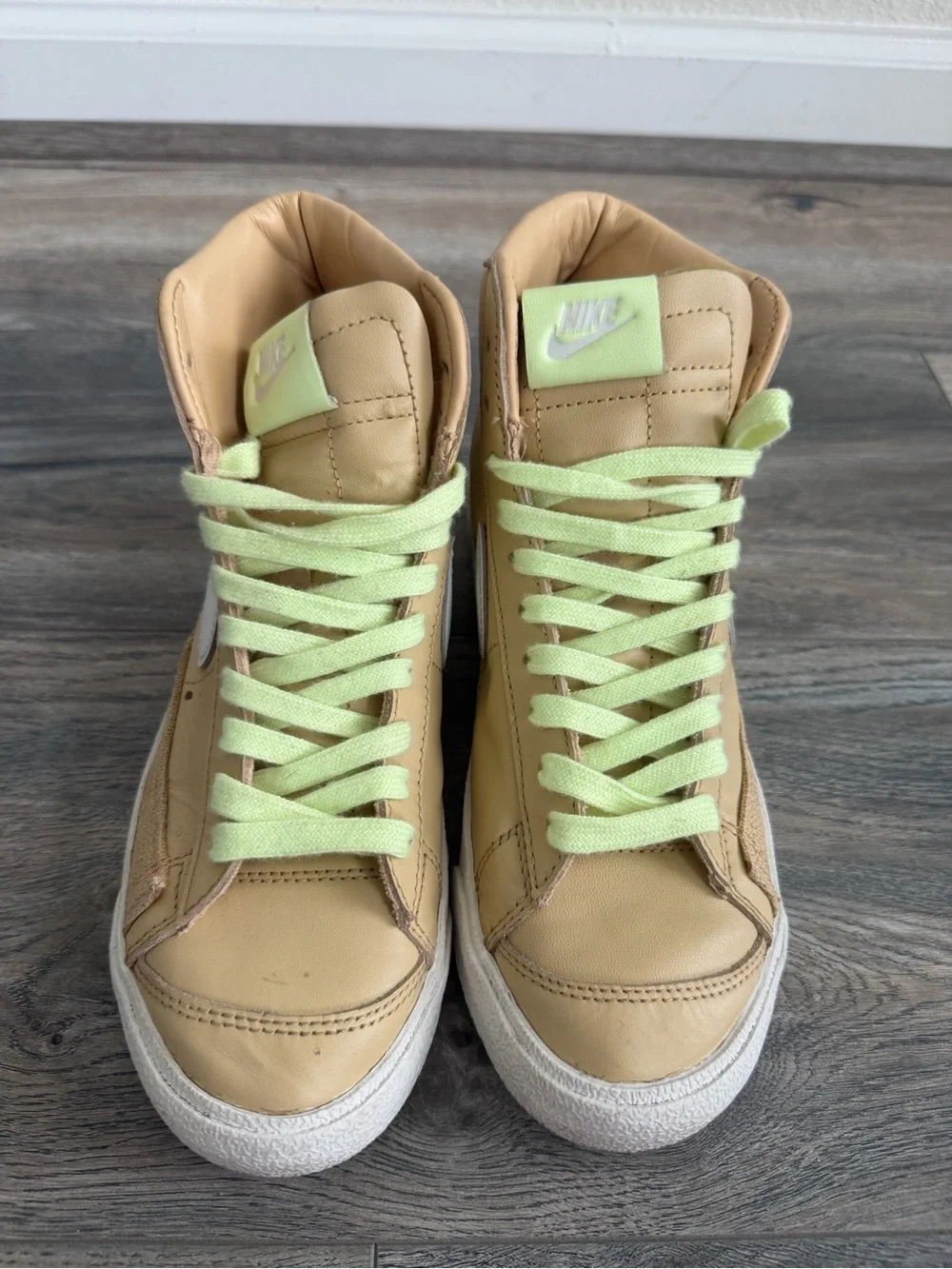 Nike Women's size 7.5 Nike Blazer Mid '77 
